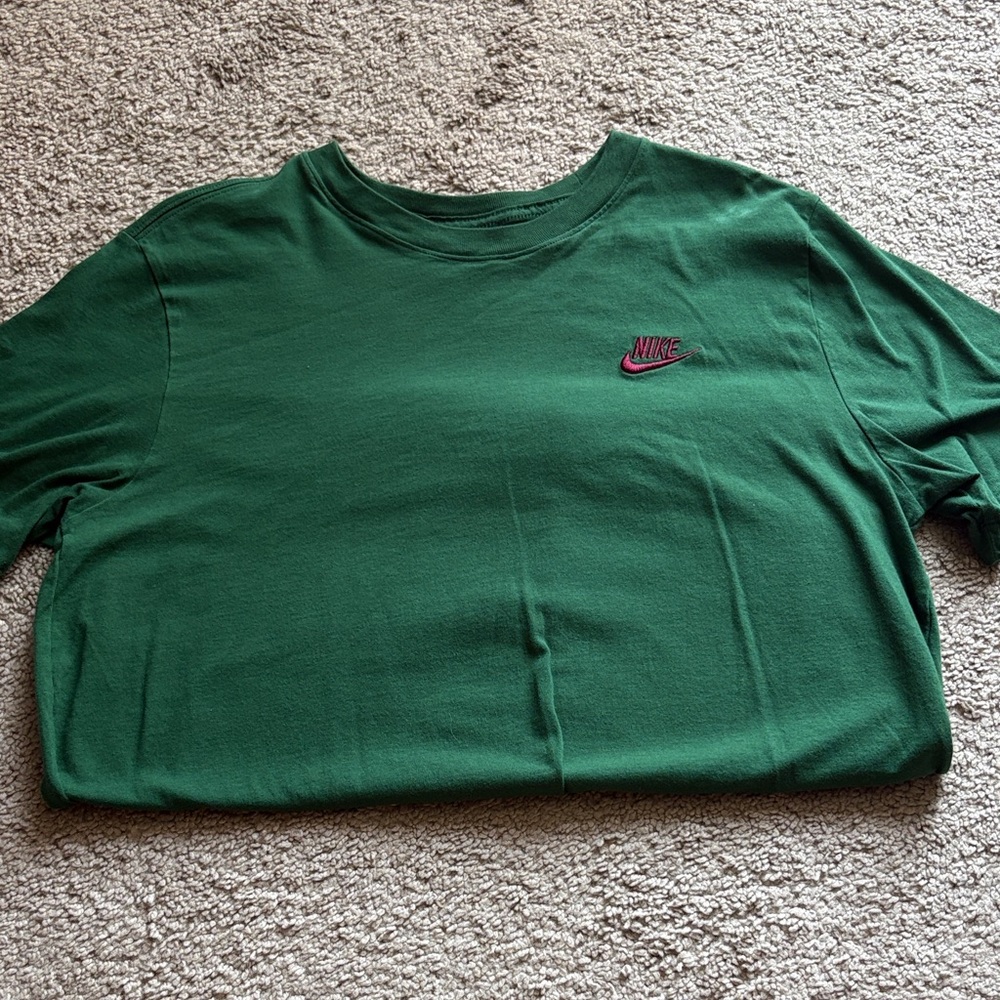 Nike tee